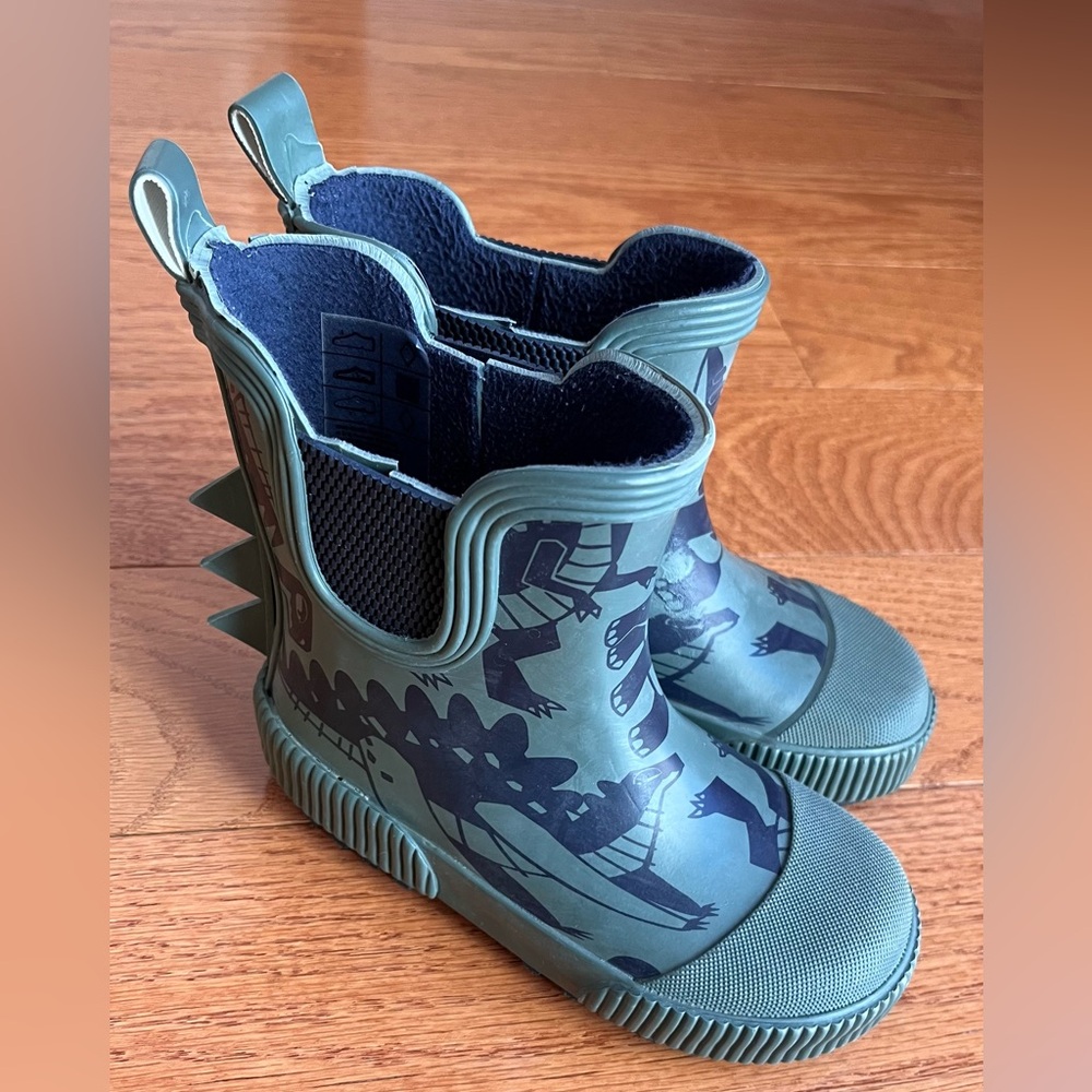 H&M, Boy’s Rubber boots, Dark green/dark blue, Patterned, Dino size 8.5